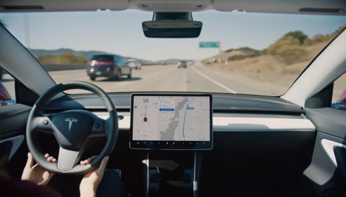 Tesla Bakal Lengkapi Mobilnya dengan Fitur Keamanan "Sentry Mode"